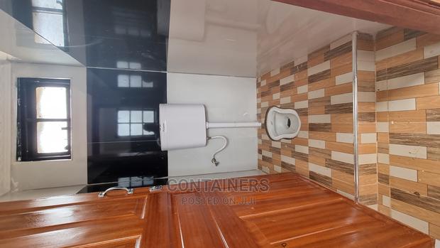 Mobile Toilets - thumbnail 3