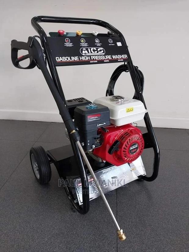 Gasoline High Pressure Washer.