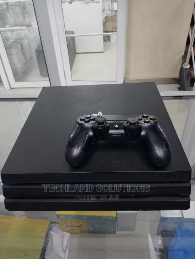 Chipped Ps 4 PRO (19 Games) - main view