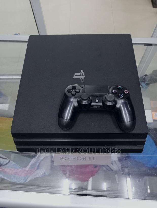 Chipped Ps 4 PRO (19 Games) - thumbnail 2