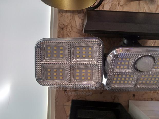 Solar Wall Lamp Three Sided - thumbnail 3