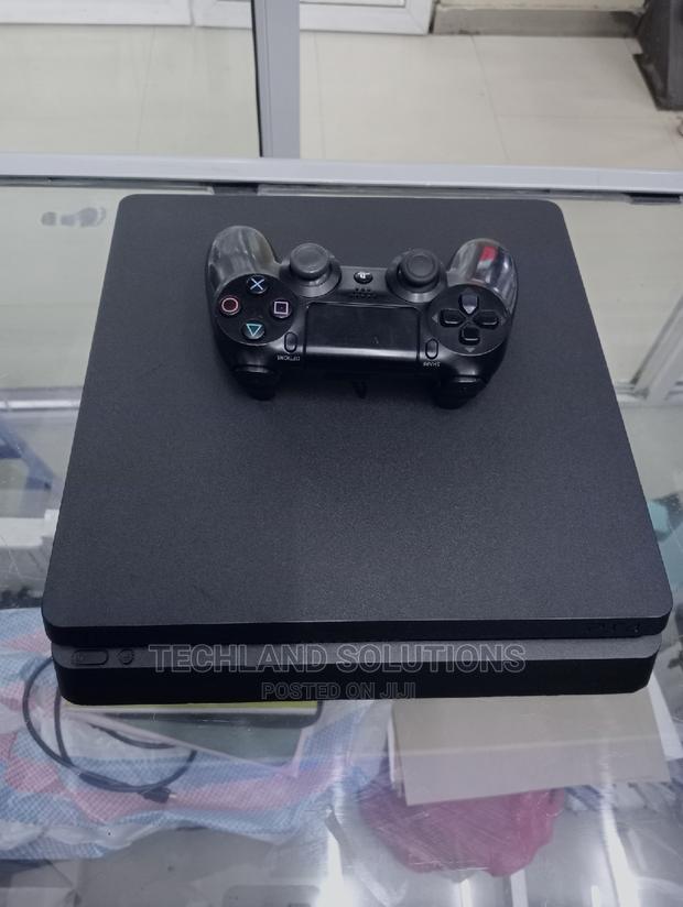 Charcoal Black Playstation 4 Slim - thumbnail 3