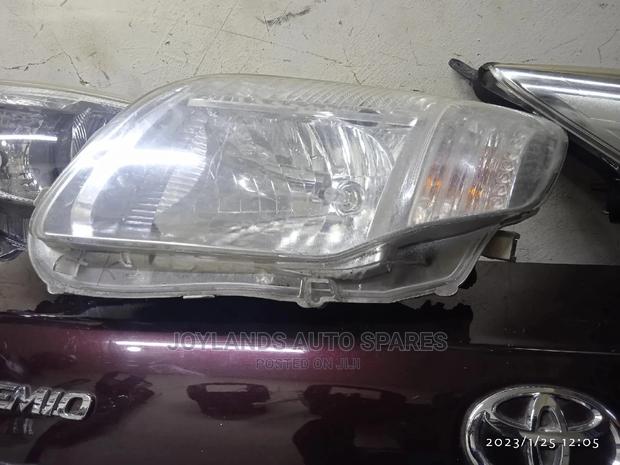 Headlight Axio/Fielder 2007 - main view