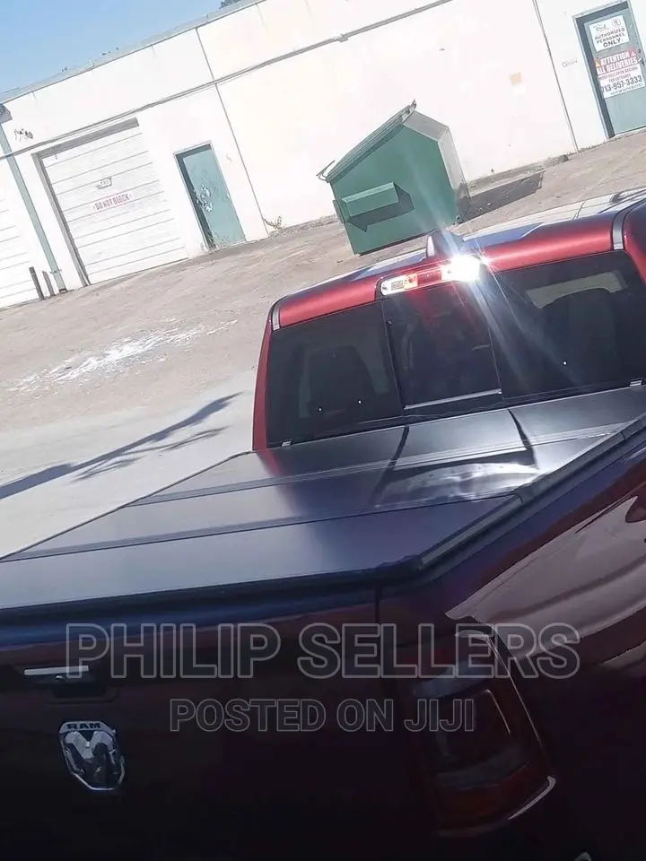 Hard Tri Fold Bed Cover for Dodge and in Stock