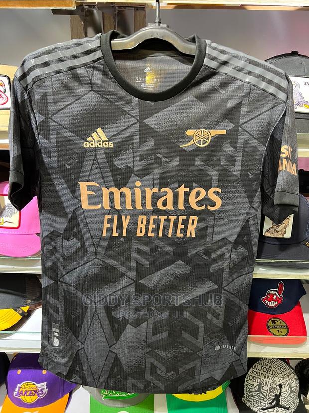 Arsenal Jearsy - main view