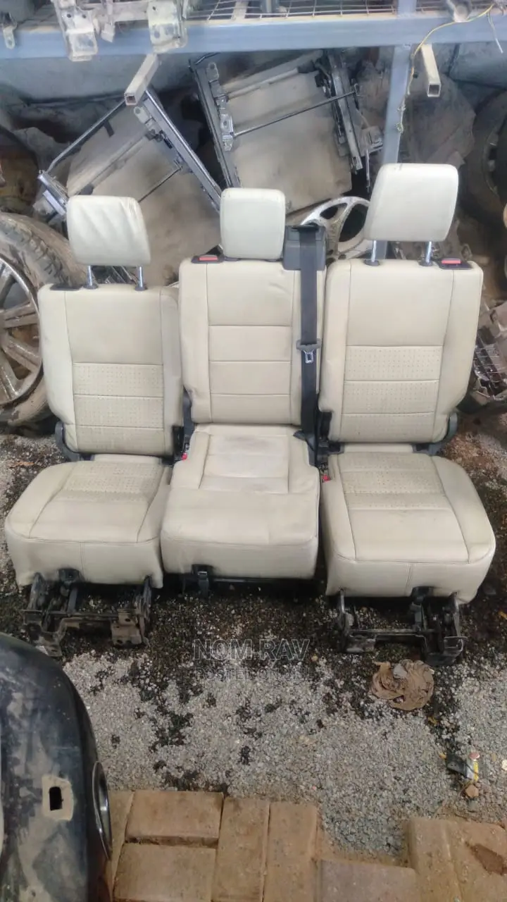 Land Rover Defender/Puma/Discovery 3 Seats