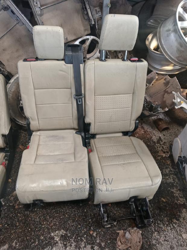 Land Rover Defender/Puma/Discovery 3 Seats - thumbnail 3