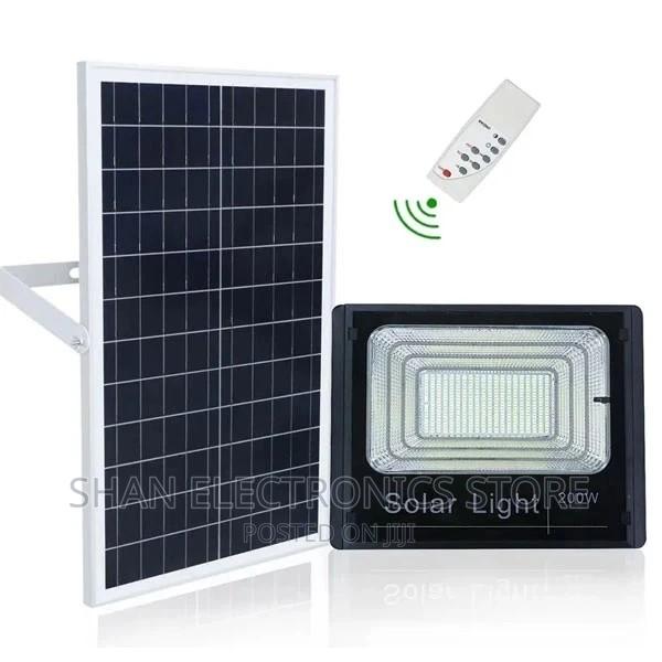 Hot Sale on 200w Watts Super Bright Outdoor Led Solar Floodl