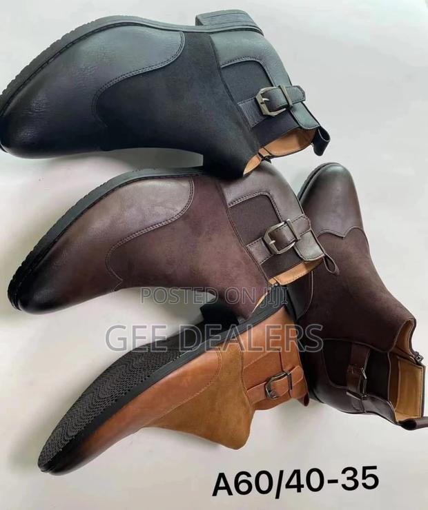 Officials Chelsea Boots