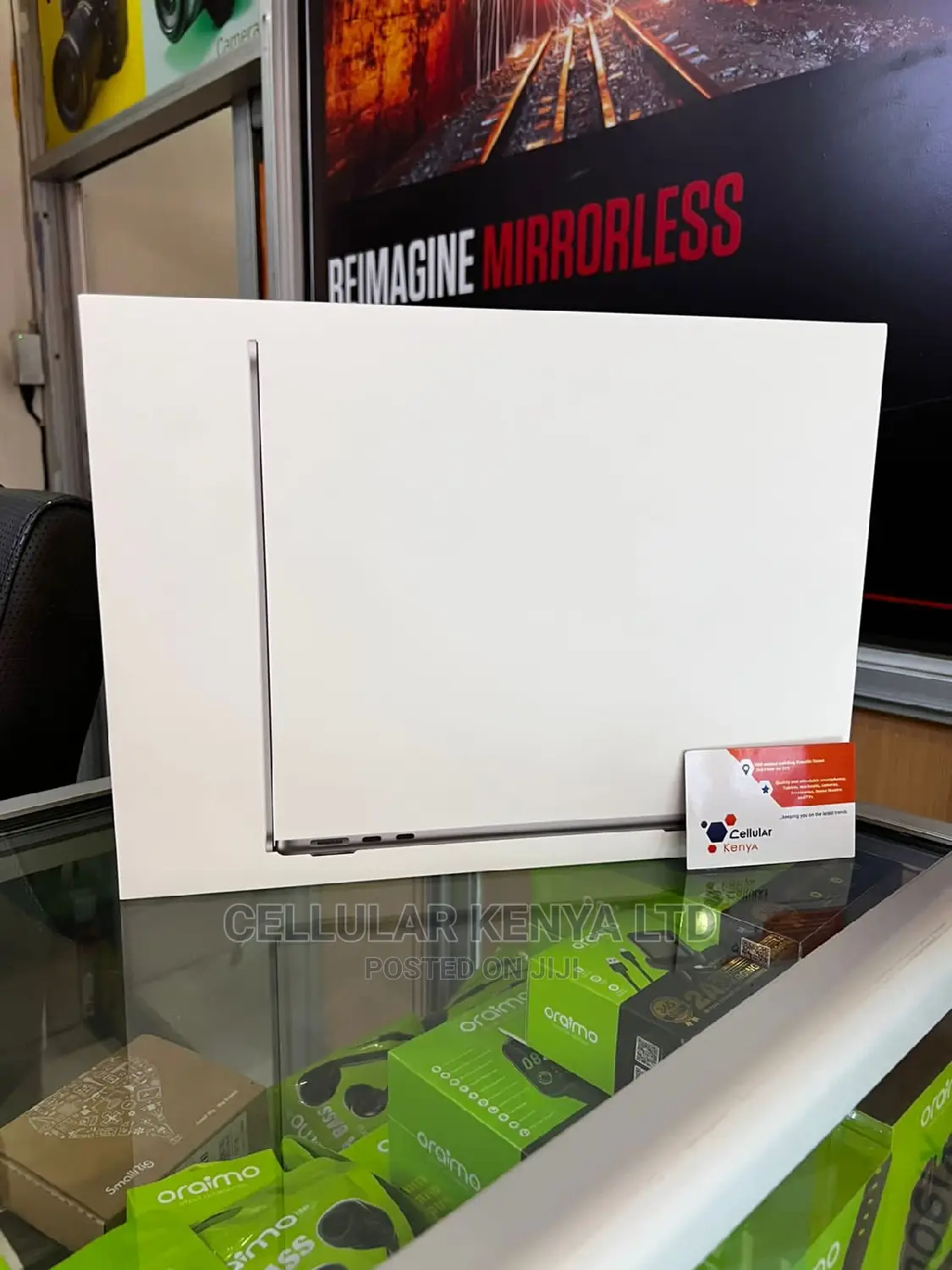 New Laptop Apple MacBook Air 2022 M2 8GB Apple M2 SSD 256GB