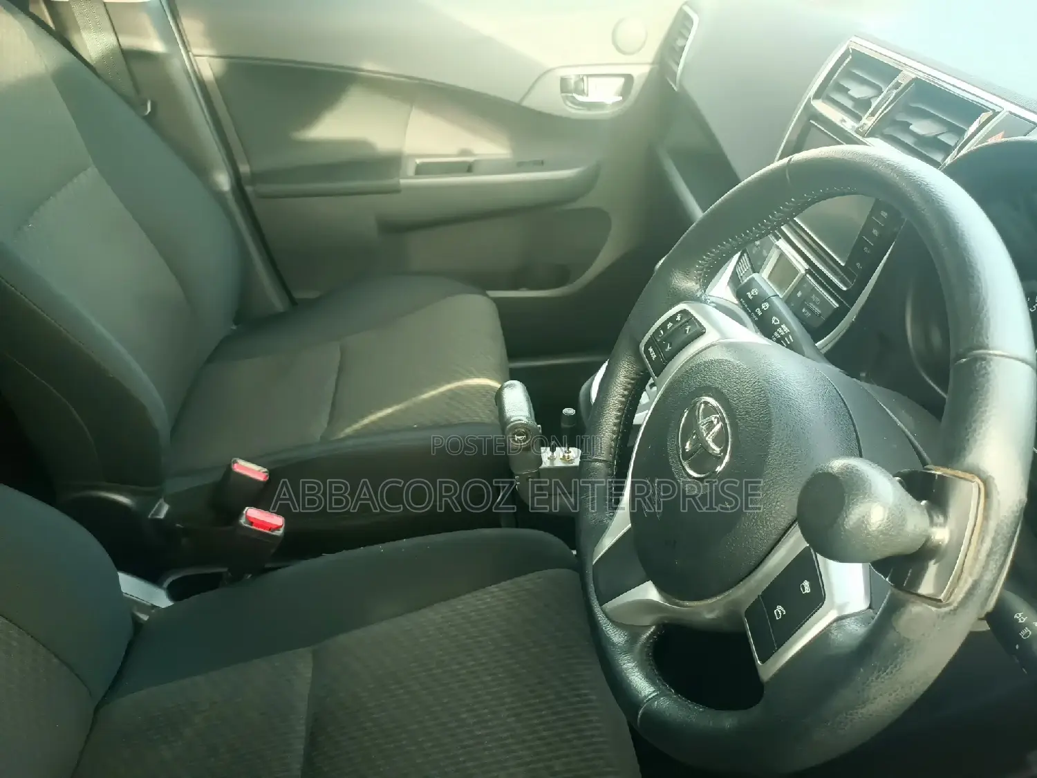 Toyota Ractis 1.5 AWD 2016 Silver