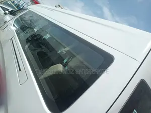 Nissan Caravan (Urvan) 2015 White