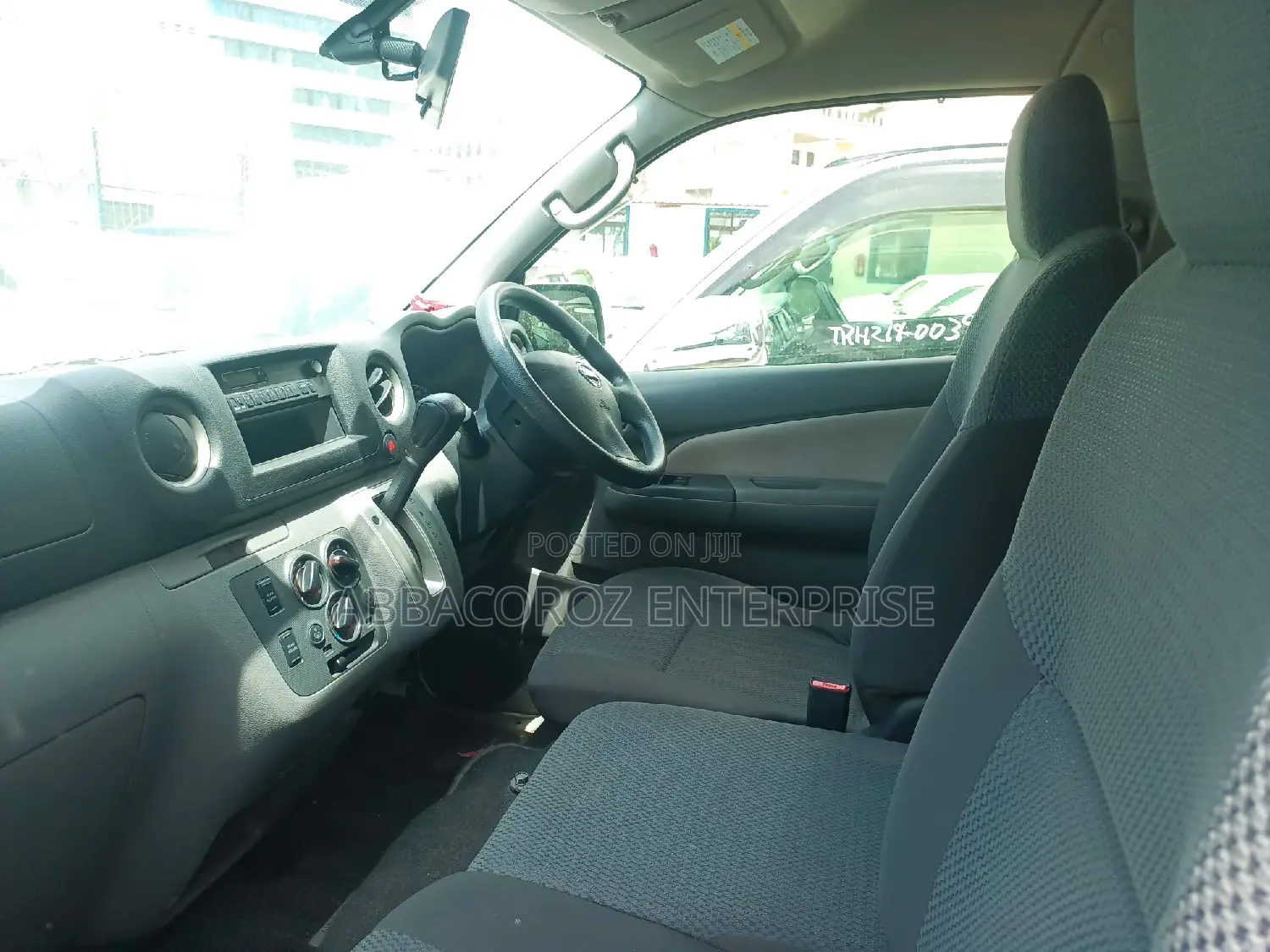 Nissan Caravan (Urvan) 2015 White