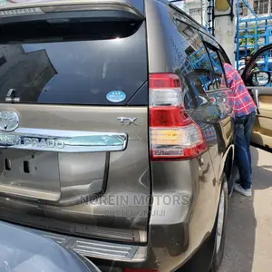 Toyota Land Cruiser Prado 2015 Gold