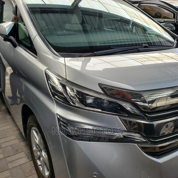 Toyota Vellfire 2016 Off White - thumbnail 5