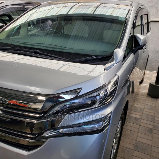 Toyota Vellfire 2016 Off White - thumbnail 2