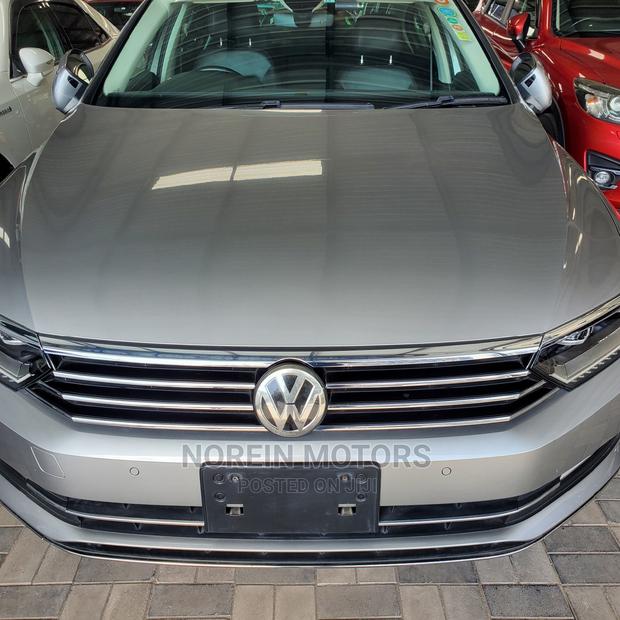 Volkswagen Passat 2016 Gold