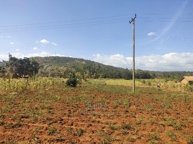2.1 Acres Kiangwachi Sagana/Karatina Highway - thumbnail 3