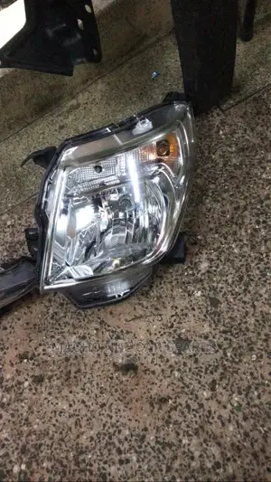 Suzuki Wagon R 2015 Headlight