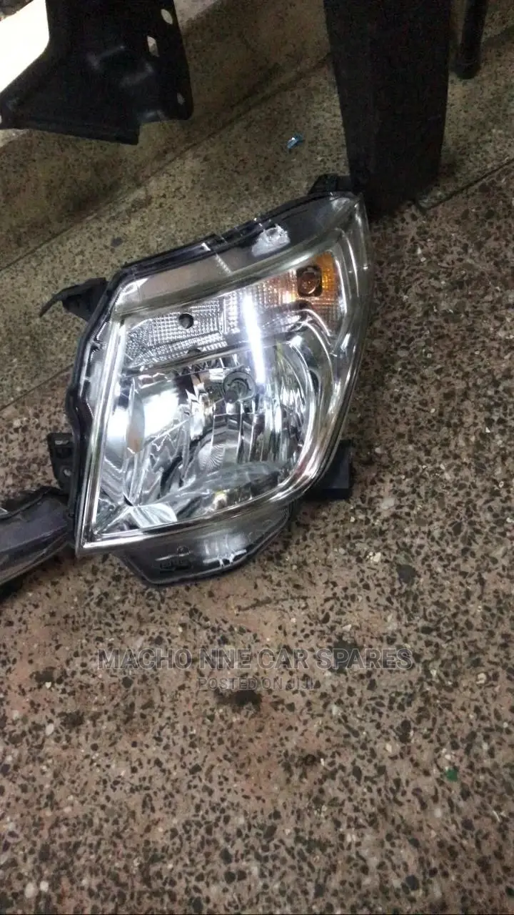 Suzuki Wagon R 2015 Headlight