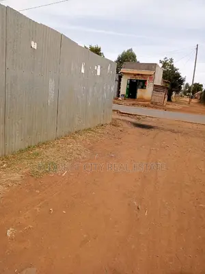 1/4 Plot Kimumu Touching Feeder Tarmac.