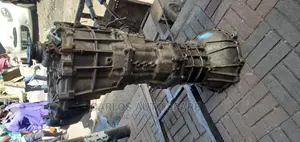 Gear Box Hilux Surf 4WD