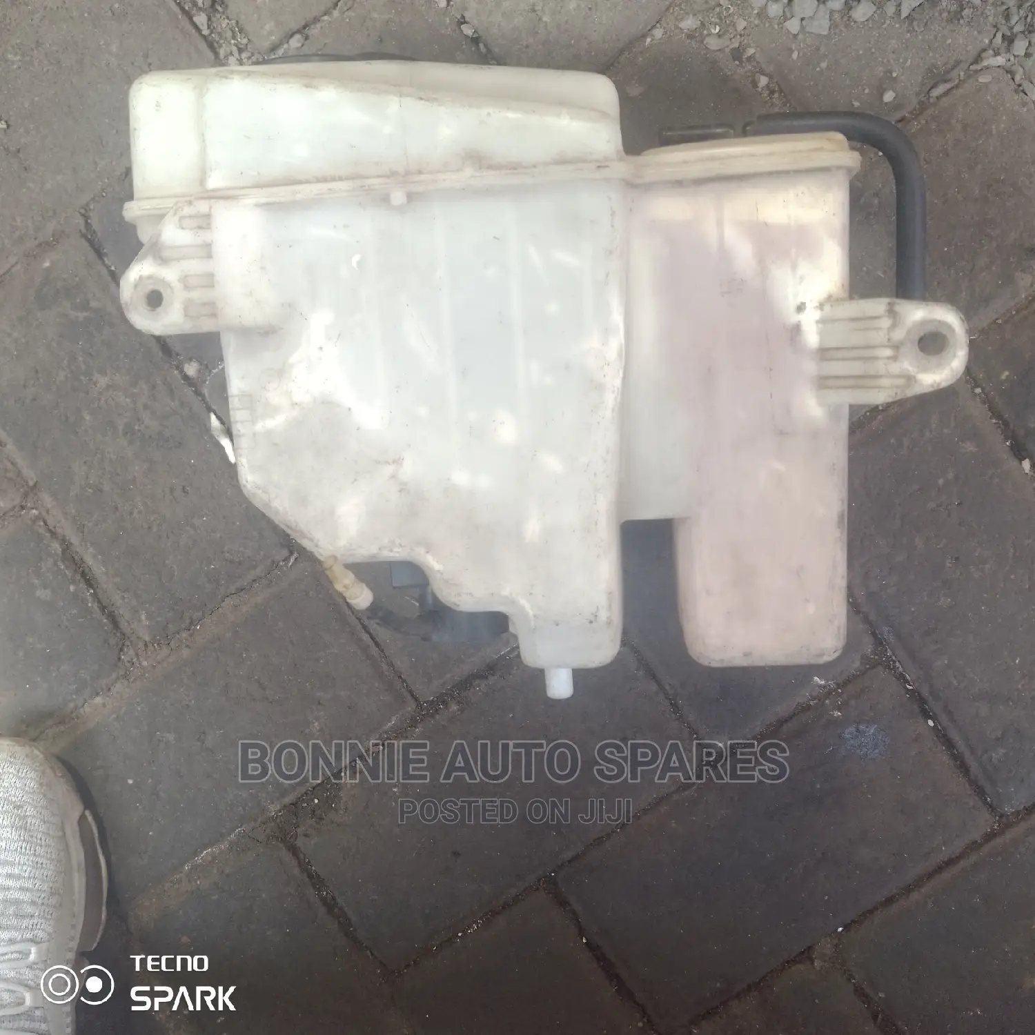 CARINA/PREMIO Nyoka Washer Bottle