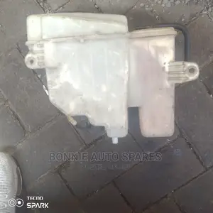 CARINA/PREMIO Nyoka Washer Bottle