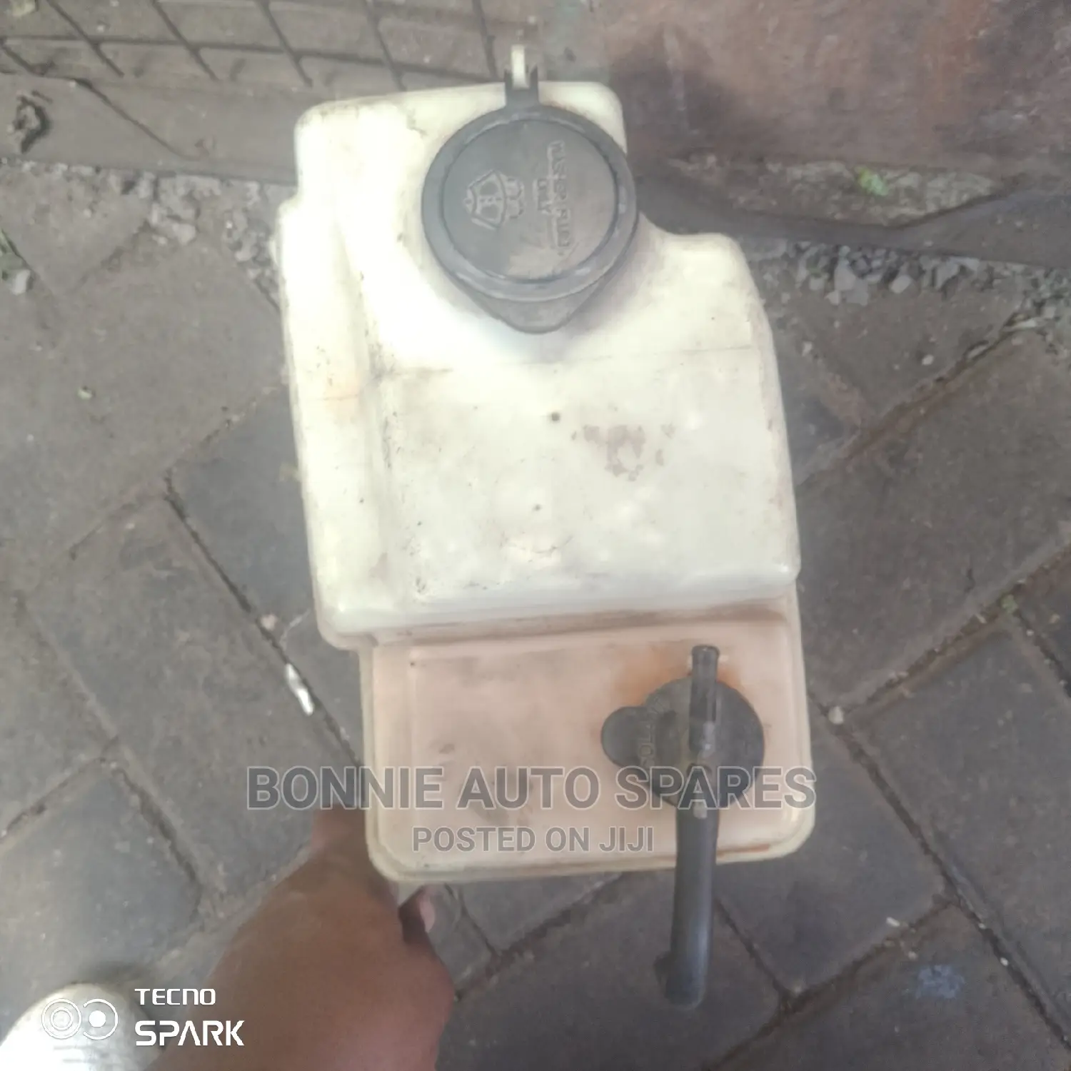 CARINA/PREMIO Nyoka Washer Bottle
