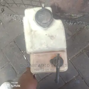CARINA/PREMIO Nyoka Washer Bottle