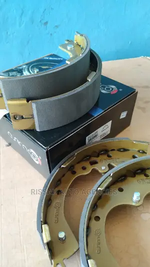 Toyota Hiace 7L Asimco Genuine Brake Linings/Shoe.
