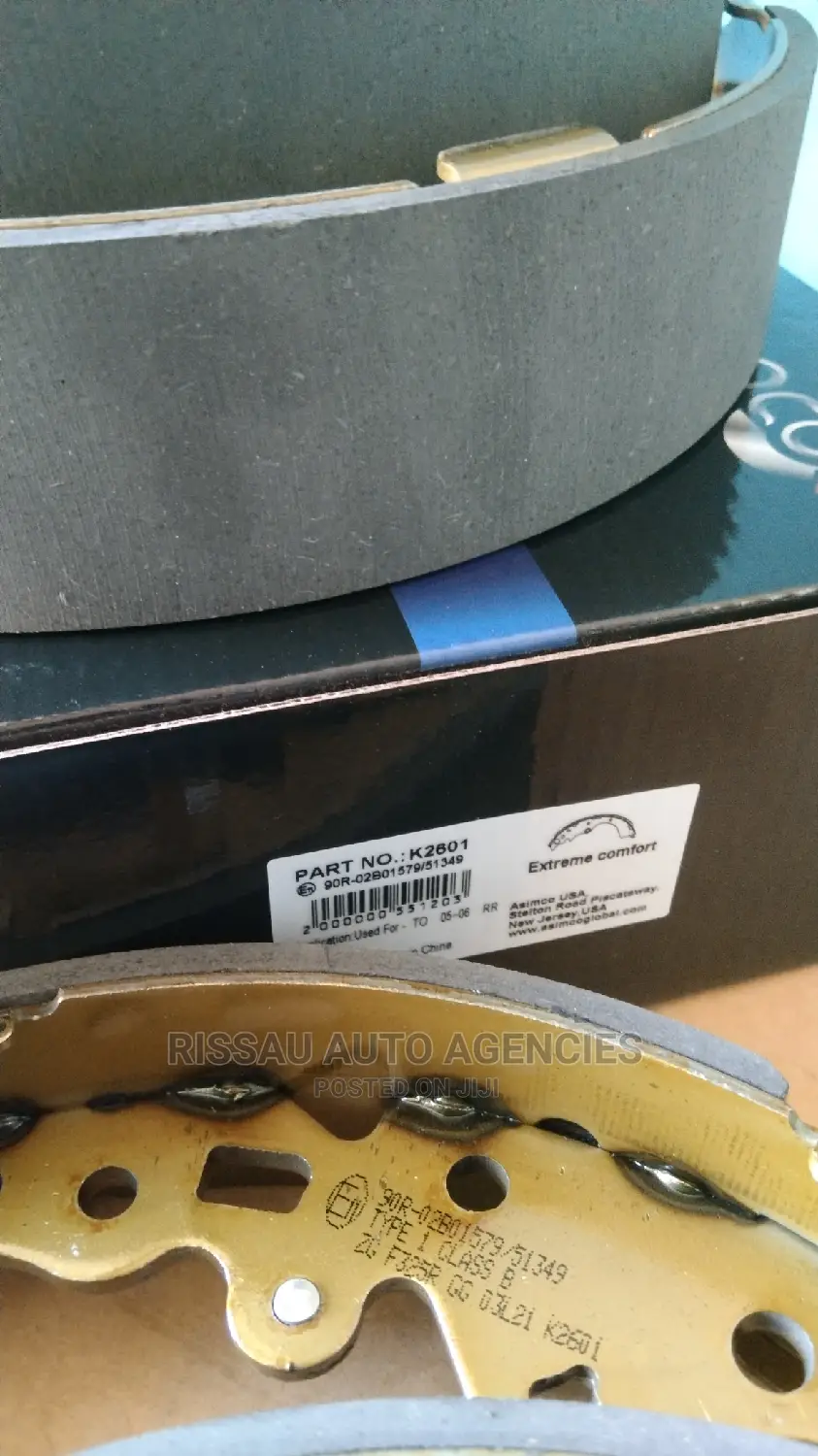 Toyota Hiace 7L Asimco Genuine Brake Linings/Shoe.