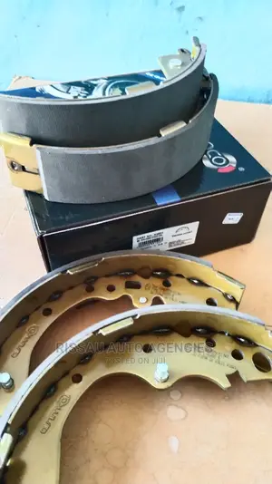 Toyota Hiace 7L Asimco Genuine Brake Linings/Shoe.