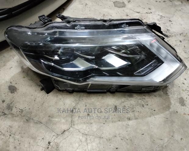 Nissan Xtrail NT32 Xenon Headlights 2016 - thumbnail 2