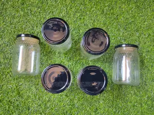 A Set of 6 Spice Jars- 380ml With Airtight Black Lids