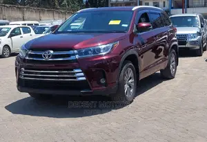 Toyota Kluger 2016 Red