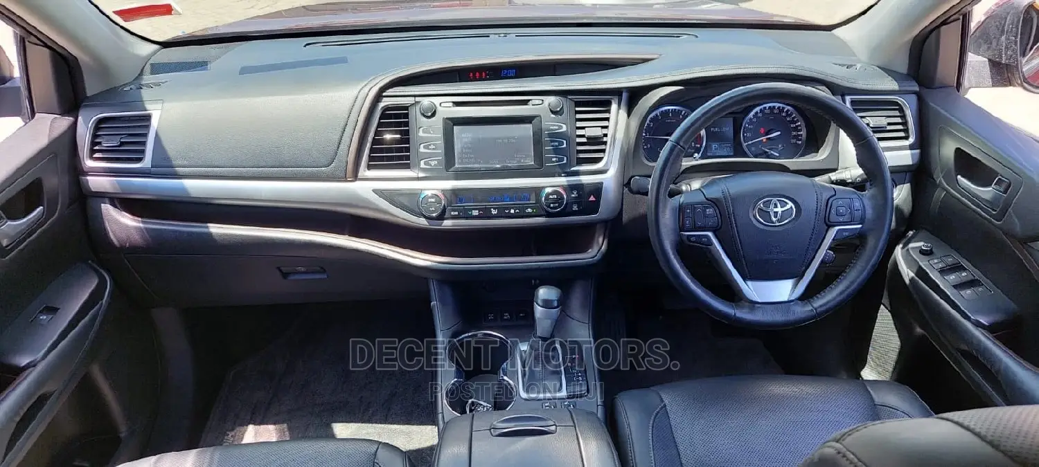 Toyota Kluger 2016 Red