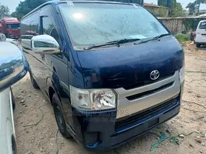 Toyota HiAce 2016 Blue