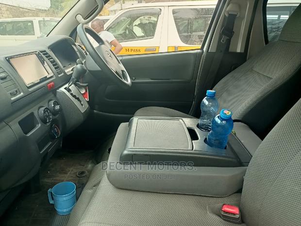 Toyota HiAce 2016 Silver - thumbnail 6