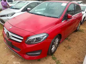 Mercedes-Benz B-Class 2015 Red