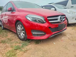 Mercedes-Benz B-Class 2015 Red