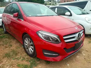Mercedes-Benz B-Class 2015 Red