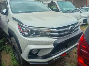 Toyota Hilux WORKMATE 2015 Pearl