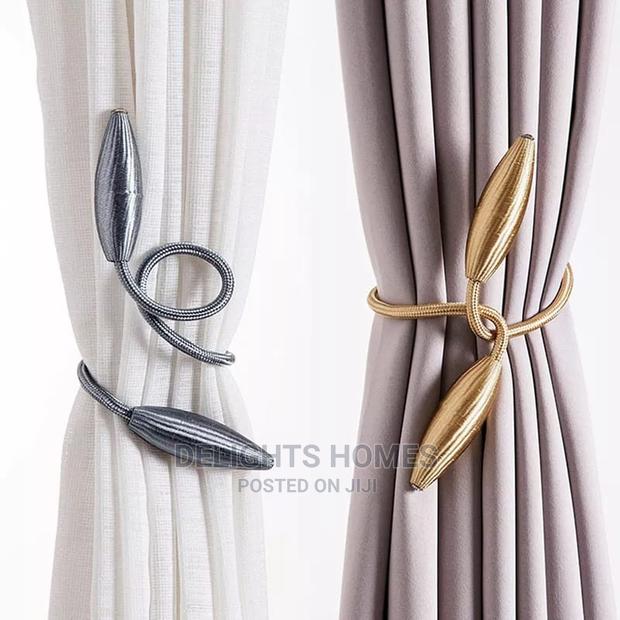 Arbitrary Shape Strong Curtain Tiebacks
