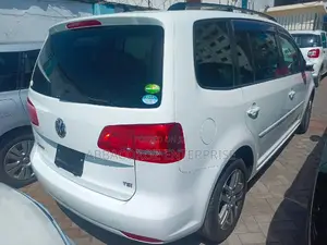 Volkswagen Touran 2015 White