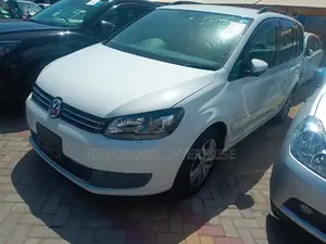 Volkswagen Touran 2015 White