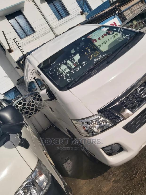 Nissan Caravan (Urvan) 2016 White - thumbnail 2