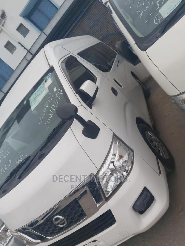 Nissan Caravan (Urvan) 2016 White - thumbnail 7
