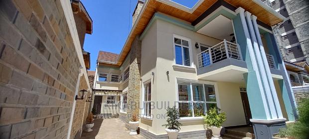 7bdrm Maisonette in Clay City, Kasarani for Sale