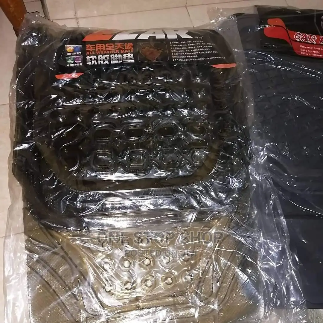 Car Installed With Clear 5pcs Mats